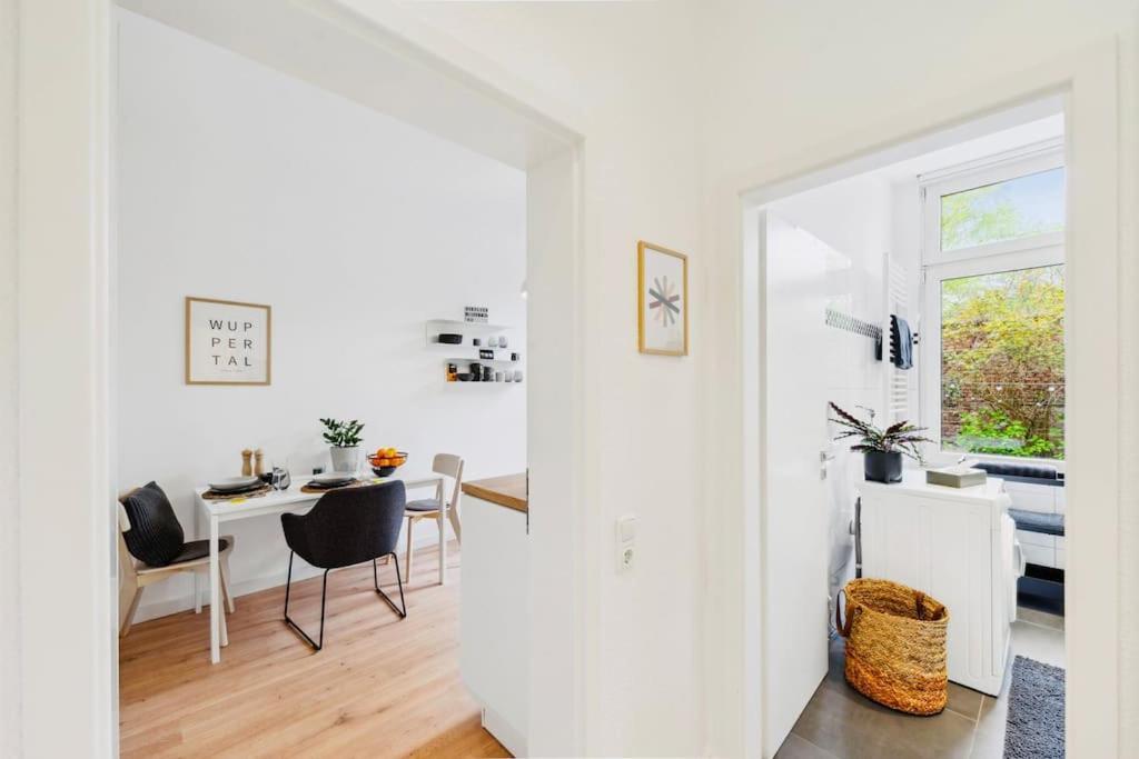 Wuppertaler Altbau-Traum Gutenberg - Naehe Dus & Dortmund & Koeln & Essen Lägenhet Exteriör bild